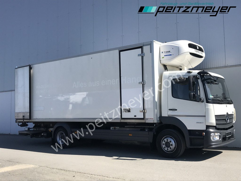 MERCEDES-BENZ Atego 1530 L Tiefkühlkoffer m. LBW, Thermoking T 1200 faltb. LBW 1,5 t., Seitentür, Trennwand - Camião frigorífico: foto 2 MERCEDES-BENZ Atego 1530 L Tiefkühlkoffer m. LBW, Thermoking T 1200 faltb. LBW 1,5 t., Seitentür, Trennwand - Camião frigorífico: foto 2
