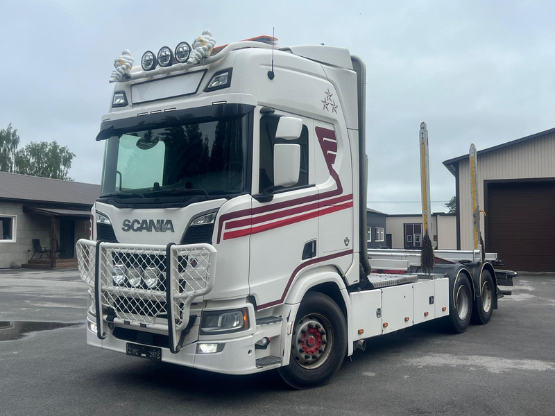 Scania R730 B6X4NB - Camião de transporte de madeira, Camião grua: foto 1 Scania R730 B6X4NB - Camião de transporte de madeira, Camião grua: foto 1