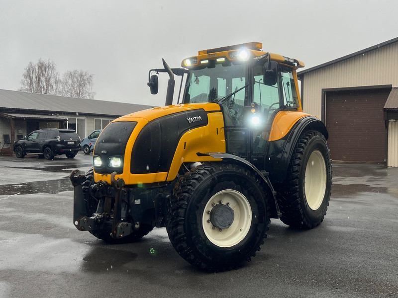 Valtra M150-4 - Trator: foto 1 Valtra M150-4 - Trator: foto 1