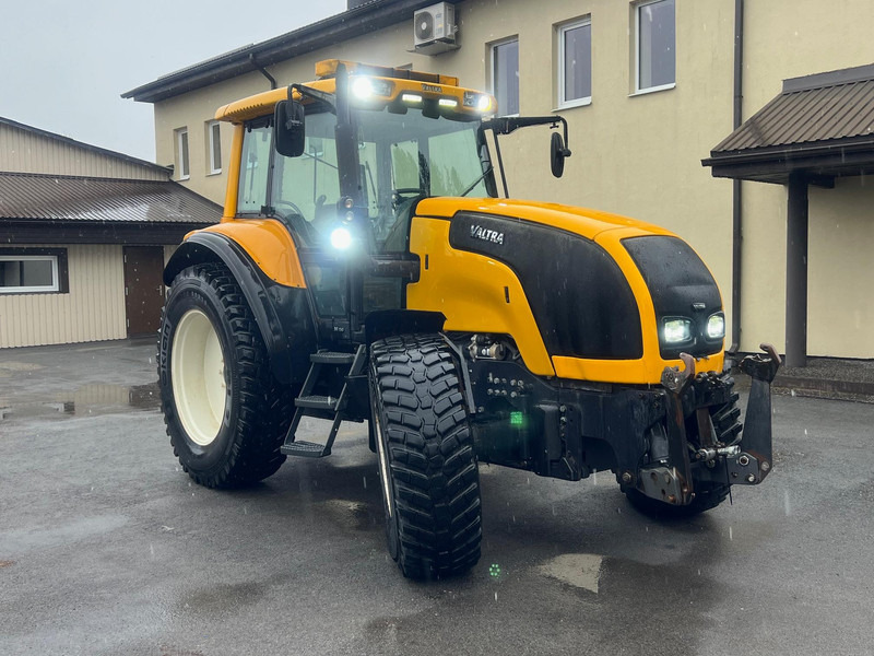 Valtra M150-4 - Trator: foto 3 Valtra M150-4 - Trator: foto 3