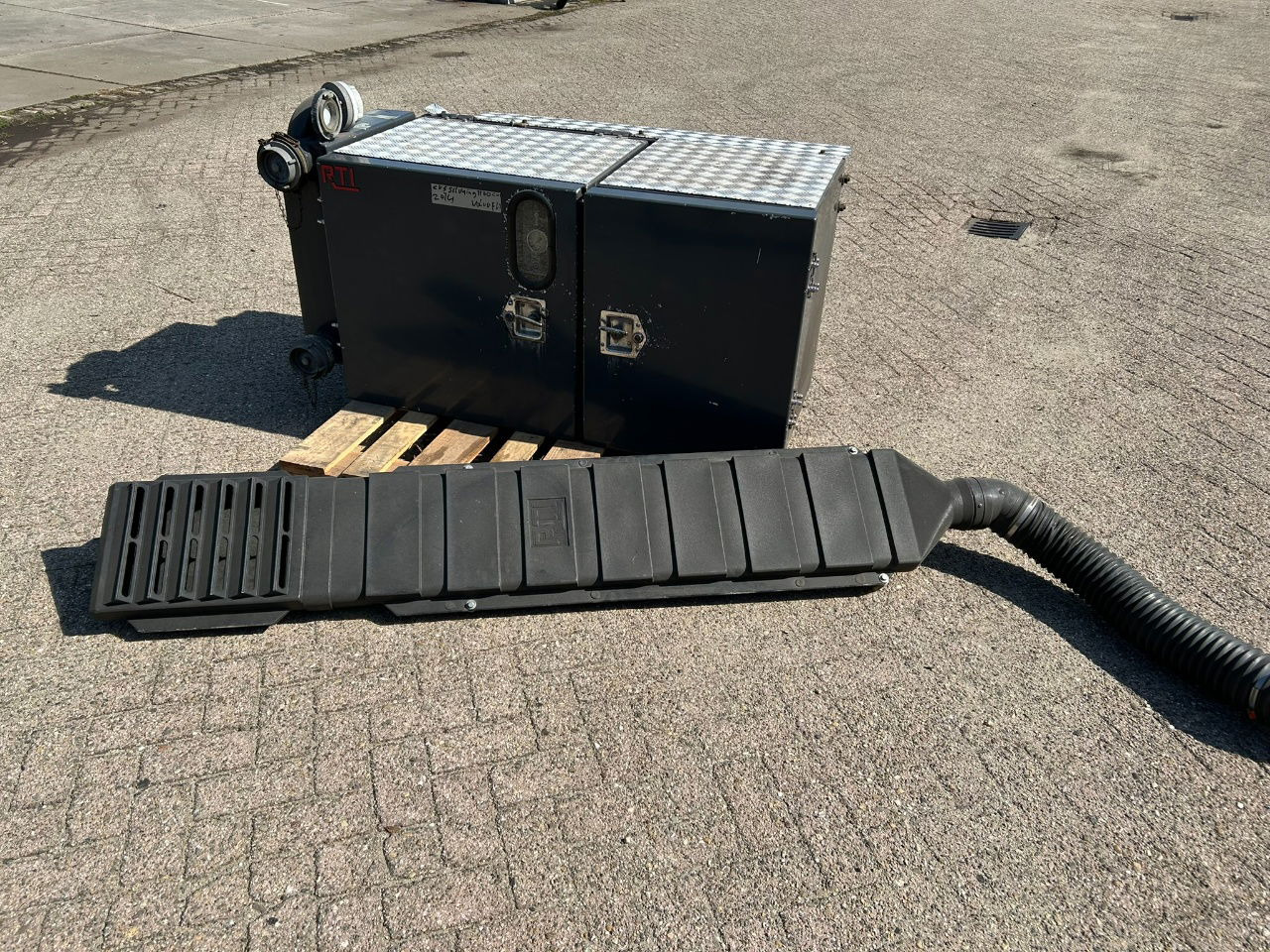 Ingersoll Rand Silo Compressor / CVS 1100 cub / 2.2 bar / Cooler / pto axle / air filter - Compressor de ar condicionado por Camião: foto 1 Ingersoll Rand Silo Compressor / CVS 1100 cub / 2.2 bar / Cooler / pto axle / air filter - Compressor de ar condicionado por Camião: foto 1