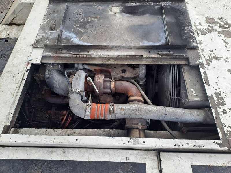 Grua de estaleiro Grove RT890E: foto 14