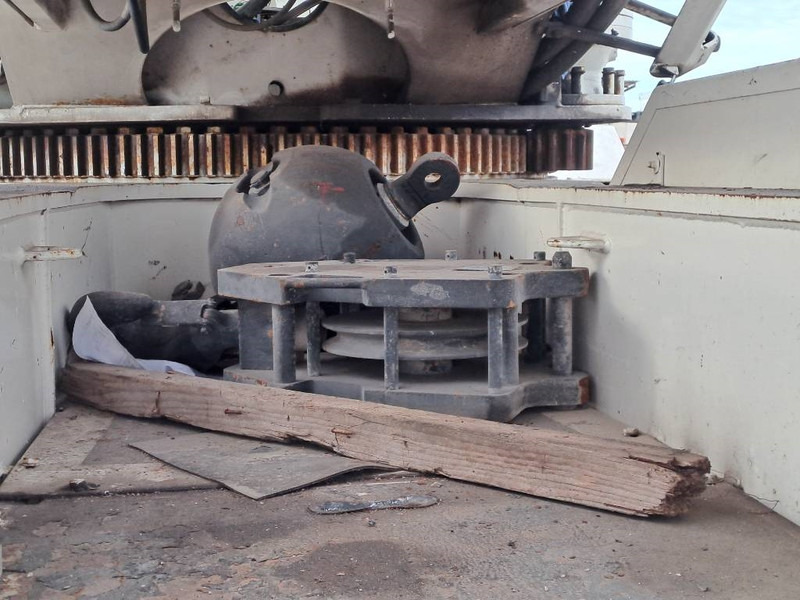 Grua de estaleiro Grove RT890E: foto 19