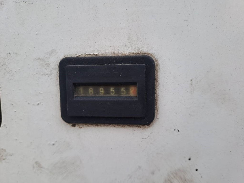 Grua de estaleiro Grove RT890E: foto 11