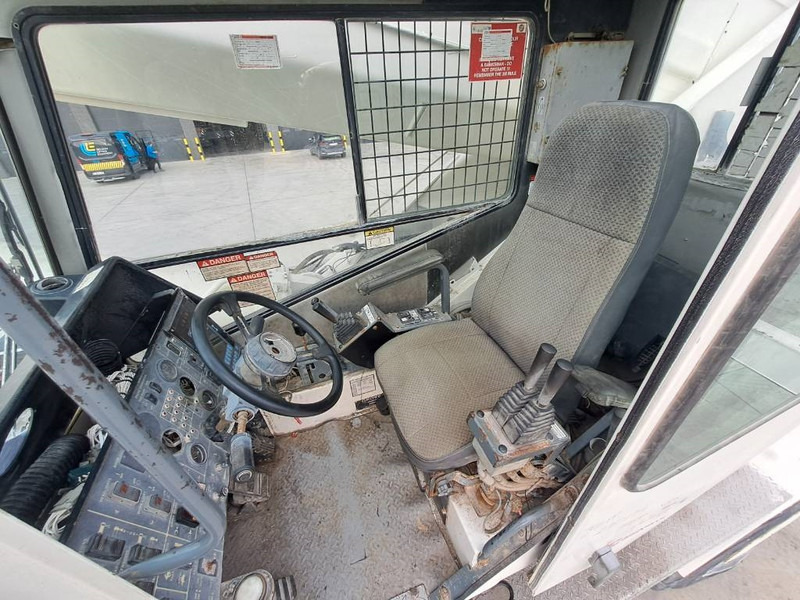 Grua de estaleiro Grove RT890E: foto 12