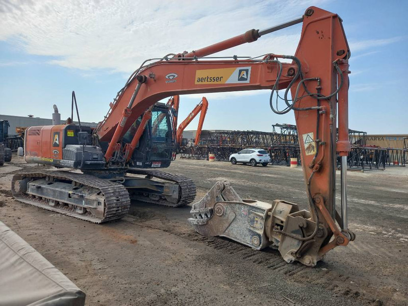Hitachi ZX220 LC (Abu Dhabi) - Escavadora de rastos: foto 3 Hitachi ZX220 LC (Abu Dhabi) - Escavadora de rastos: foto 3