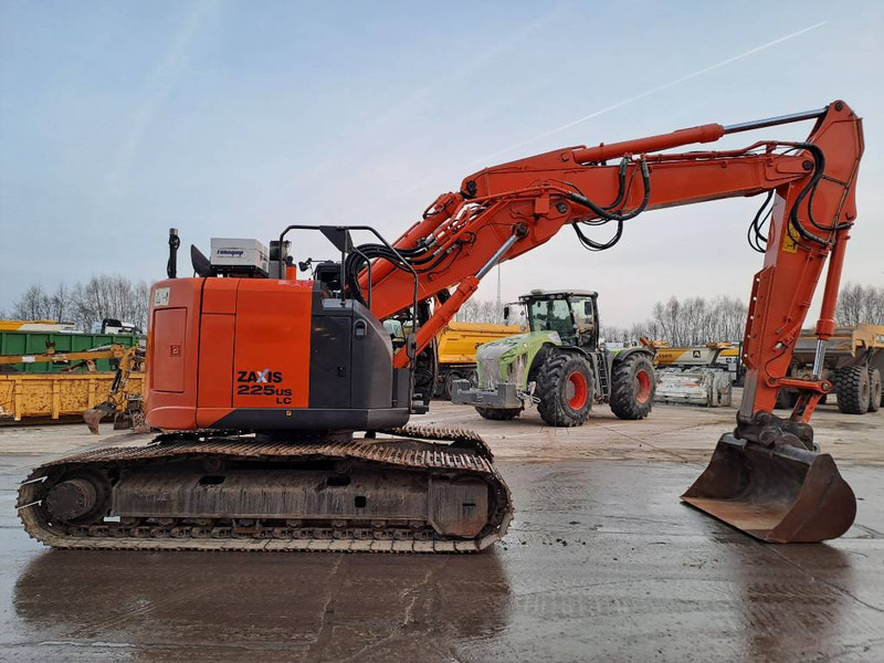 Hitachi ZX225USLC-5B (Trimble GPS Prepared) - Escavadora de rastos: foto 5 Hitachi ZX225USLC-5B (Trimble GPS Prepared) - Escavadora de rastos: foto 5