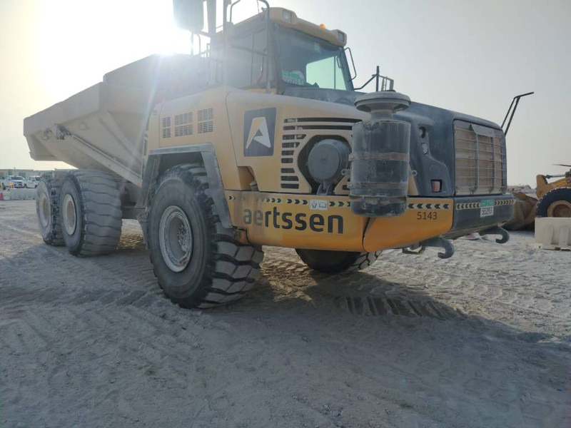 Komatsu HM400-3R (4 pieces available in Abu Dhabi) - Caminhão articulado: foto 4 Komatsu HM400-3R (4 pieces available in Abu Dhabi) - Caminhão articulado: foto 4