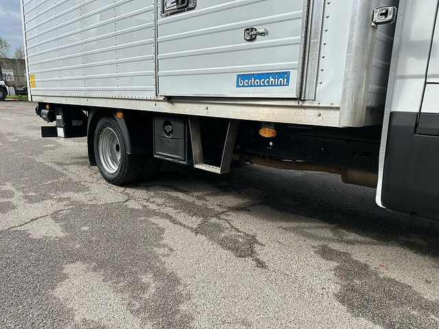 Iveco 35C14 - Carrinha de contentor: foto 4 Iveco 35C14 - Carrinha de contentor: foto 4