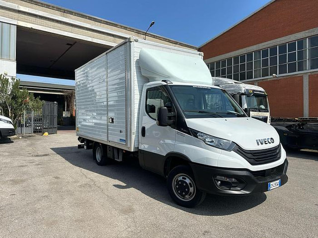 Iveco 35C14 - Carrinha de contentor: foto 1 Iveco 35C14 - Carrinha de contentor: foto 1