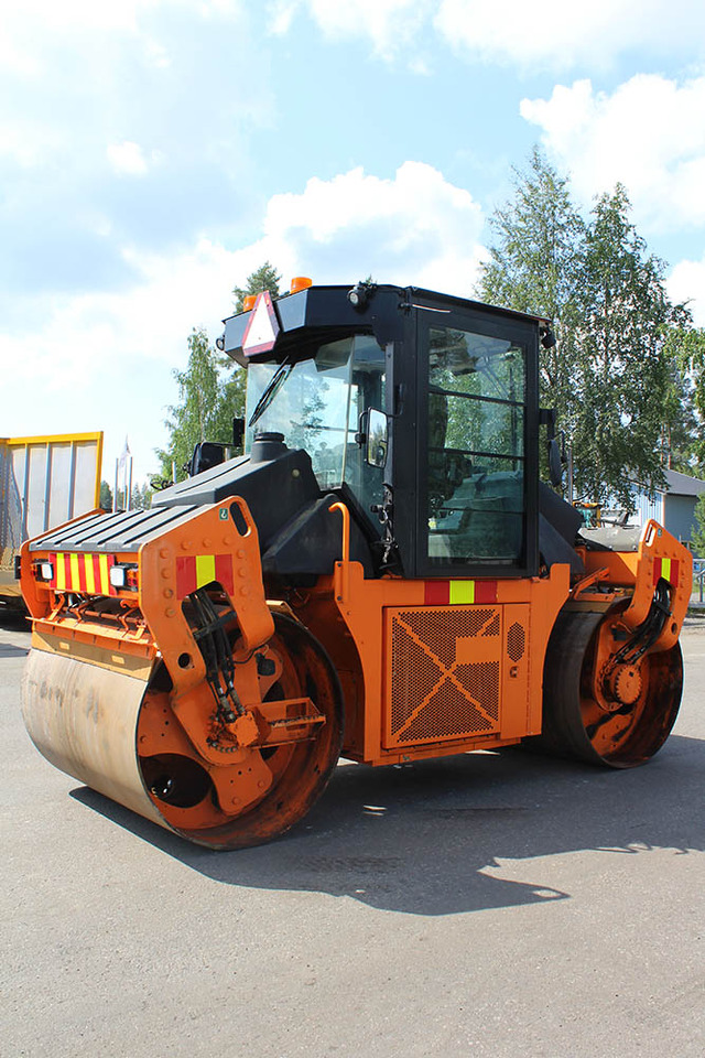 CATERPILLAR CD10 - Compactador de asfalto: foto 2 CATERPILLAR CD10 - Compactador de asfalto: foto 2