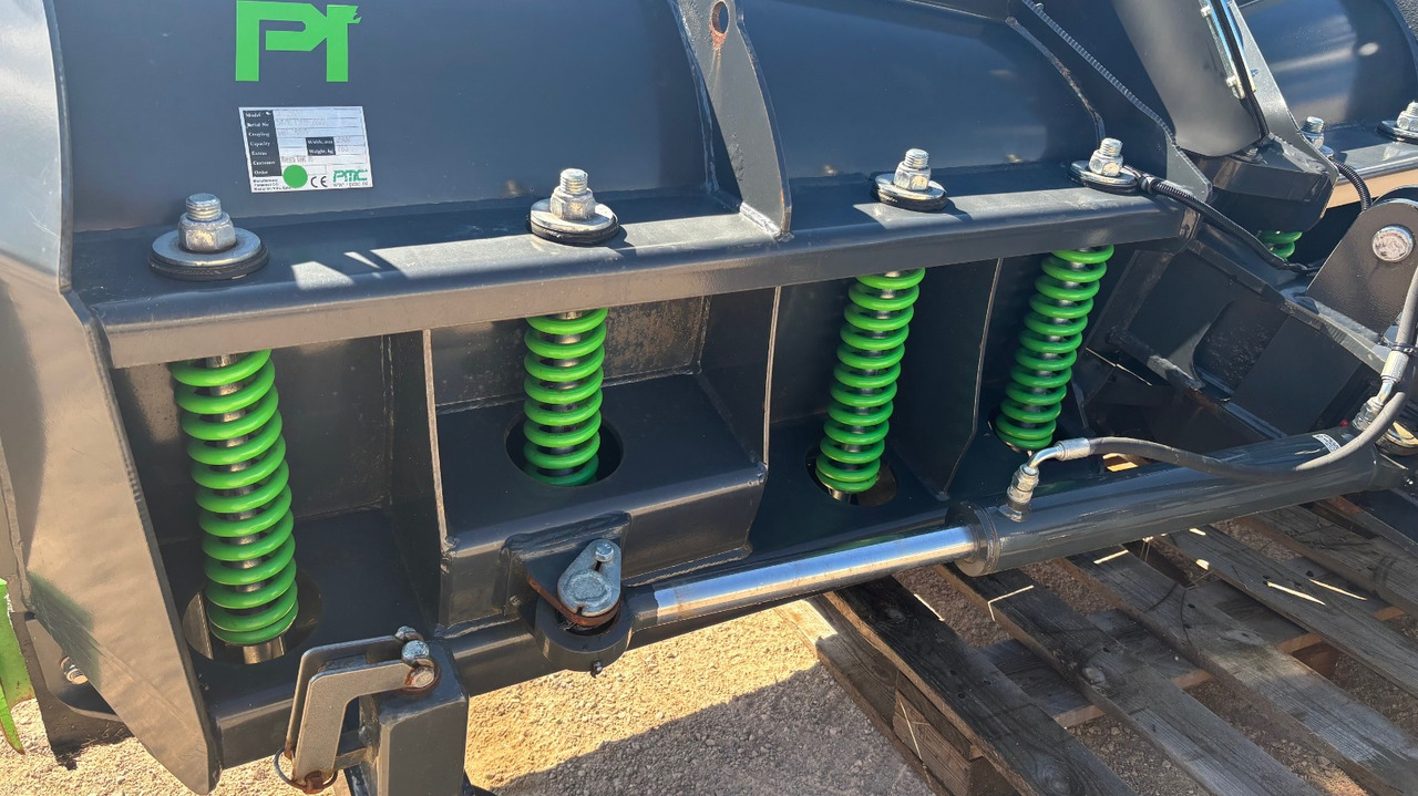 PMC VPL2900 - Lâmina limpa-neves por Pá carregadora de rodas: foto 5 PMC VPL2900 - Lâmina limpa-neves por Pá carregadora de rodas: foto 5