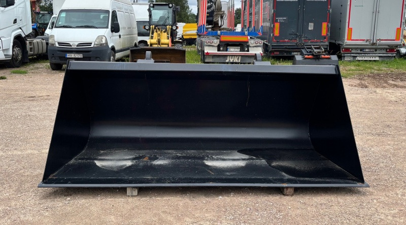 Volvo BM 2400mm - Balde para carregadeiras por Pá carregadora de rodas: foto 2 Volvo BM 2400mm - Balde para carregadeiras por Pá carregadora de rodas: foto 2