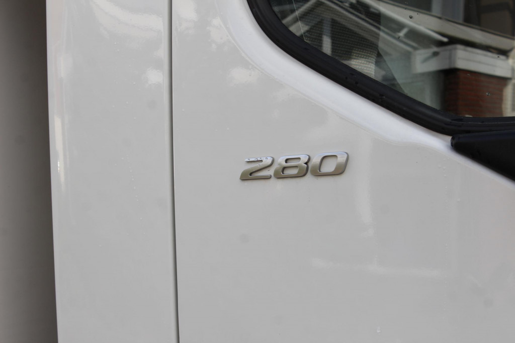 Daf LF 280 Koffer Klima LDW Rolltor LBW 149Tkm - Camião furgão: foto 3 Daf LF 280 Koffer Klima LDW Rolltor LBW 149Tkm - Camião furgão: foto 3