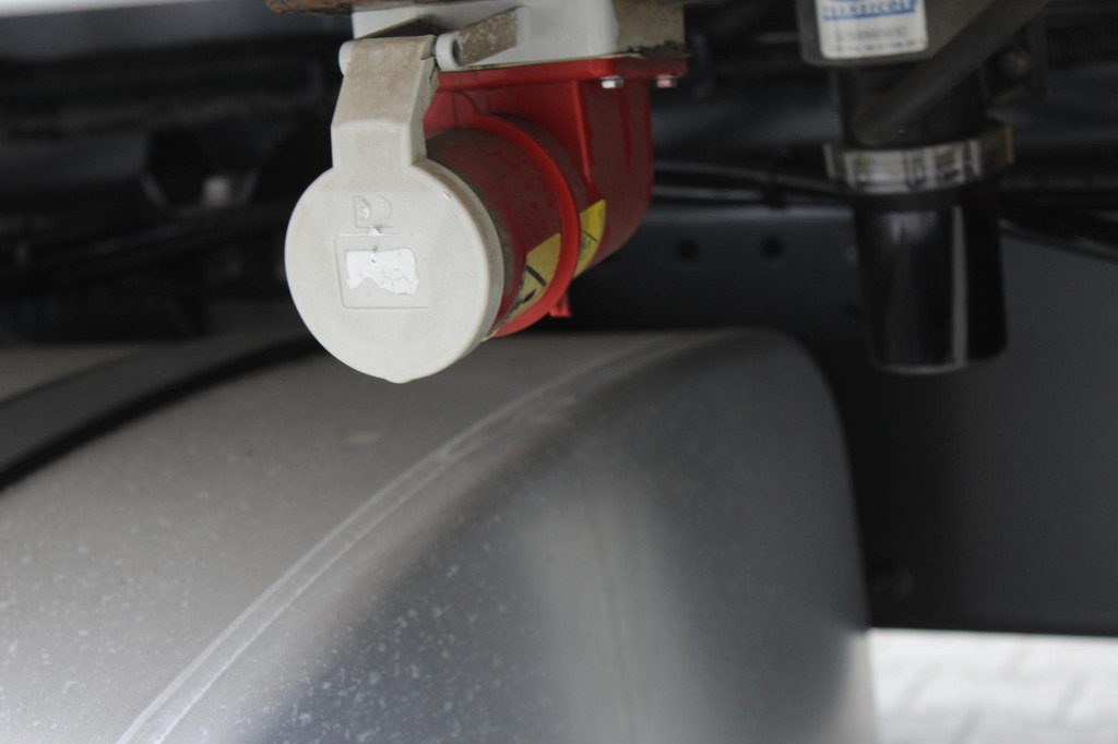 Daf LF 310 E6 CS 1050 Silent Tür+LBW Strom FRC 2028 - Camião frigorífico: foto 5 Daf LF 310 E6 CS 1050 Silent Tür+LBW Strom FRC 2028 - Camião frigorífico: foto 5