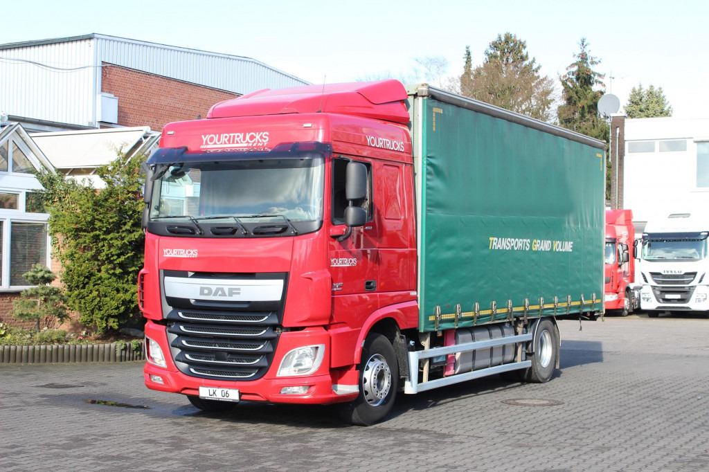 Daf XF 460 Space Cab Plane-Jumbo Retarder Hubdach - Camião de lona: foto 1 Daf XF 460 Space Cab Plane-Jumbo Retarder Hubdach - Camião de lona: foto 1