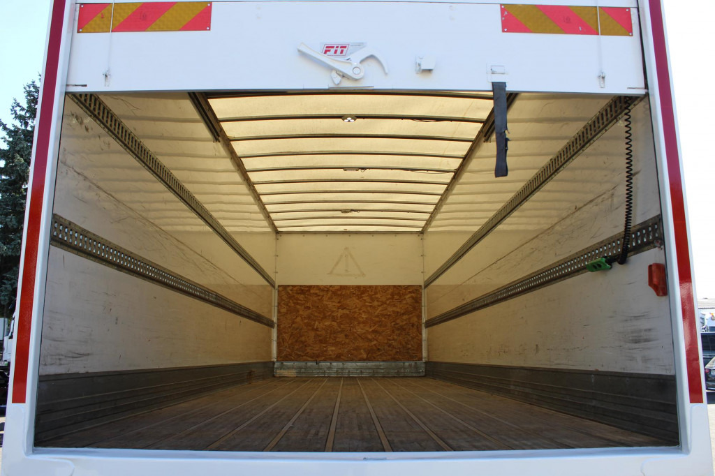 Leasing de Mercedes-Benz Antos 1830 E6 Koffer 7,7m LBW Rolltor Mercedes-Benz Antos 1830 E6 Koffer 7,7m LBW Rolltor: foto 13 Leasing de Mercedes-Benz Antos 1830 E6 Koffer 7,7m LBW Rolltor Mercedes-Benz Antos 1830 E6 Koffer 7,7m LBW Rolltor: foto 13