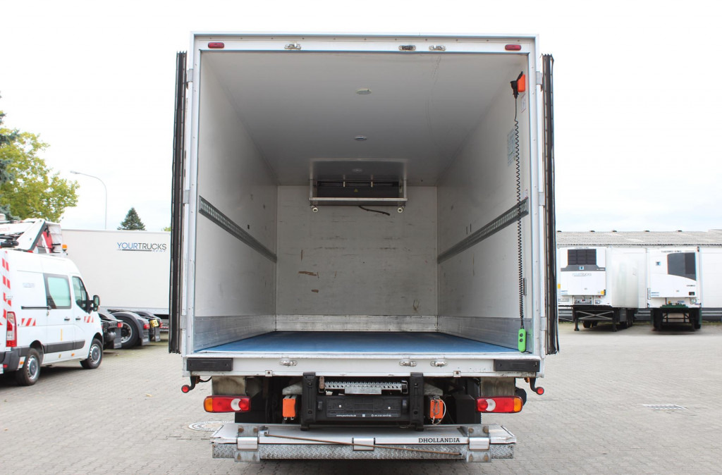 Camião frigorífico Renault D 12  Carrier Supra 550 Strom Tür LBW FRC 2027: foto 13