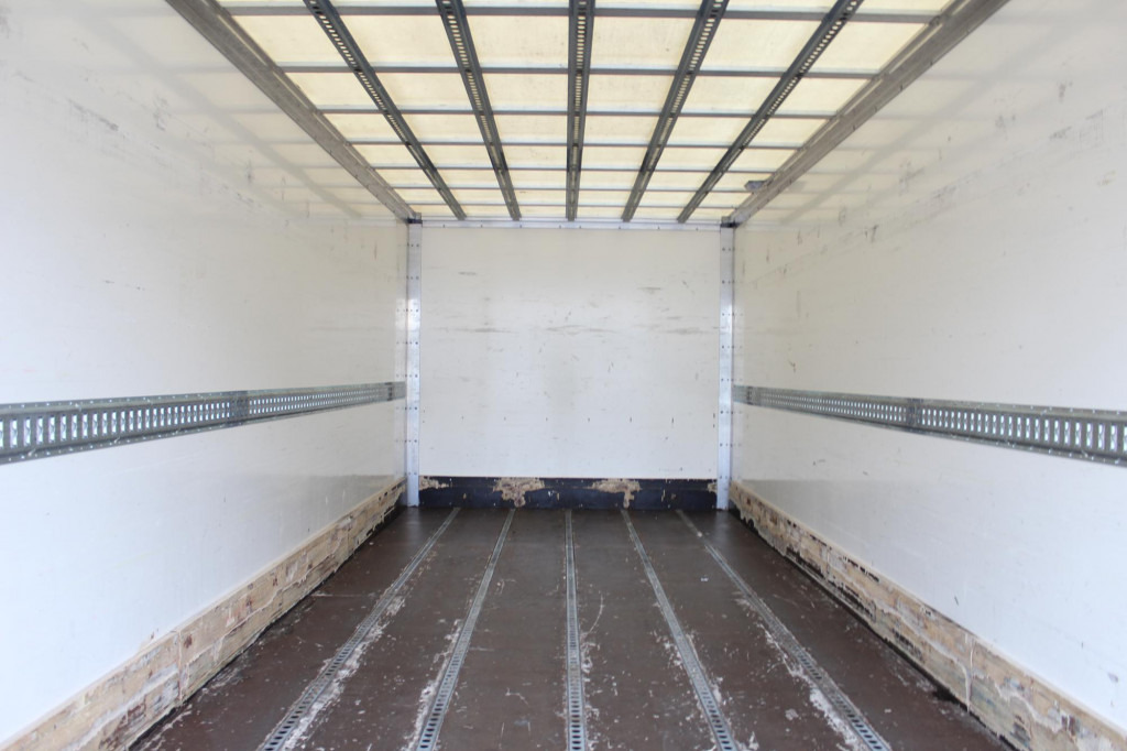 Renault D14 220E6 Laderbordwand nur 185 Tkm Klima - Camião furgão: foto 2 Renault D14 220E6 Laderbordwand nur 185 Tkm Klima - Camião furgão: foto 2