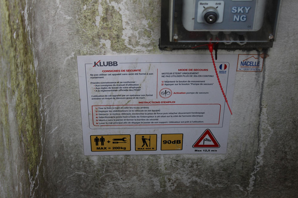 Renault Master Bühne KLUBB 11m 2 Personen Korb 200kg - Caminhão com plataforma aérea: foto 3 Renault Master Bühne KLUBB 11m 2 Personen Korb 200kg - Caminhão com plataforma aérea: foto 3