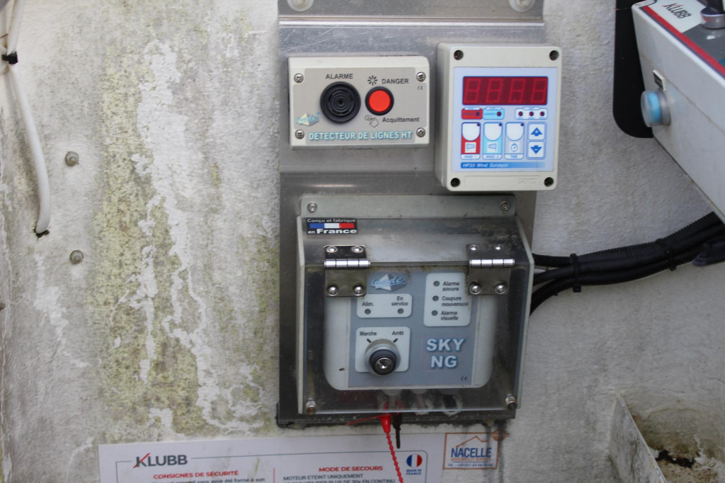 Renault Master Bühne KLUBB 11m 2 Personen Korb 200kg - Caminhão com plataforma aérea: foto 2 Renault Master Bühne KLUBB 11m 2 Personen Korb 200kg - Caminhão com plataforma aérea: foto 2