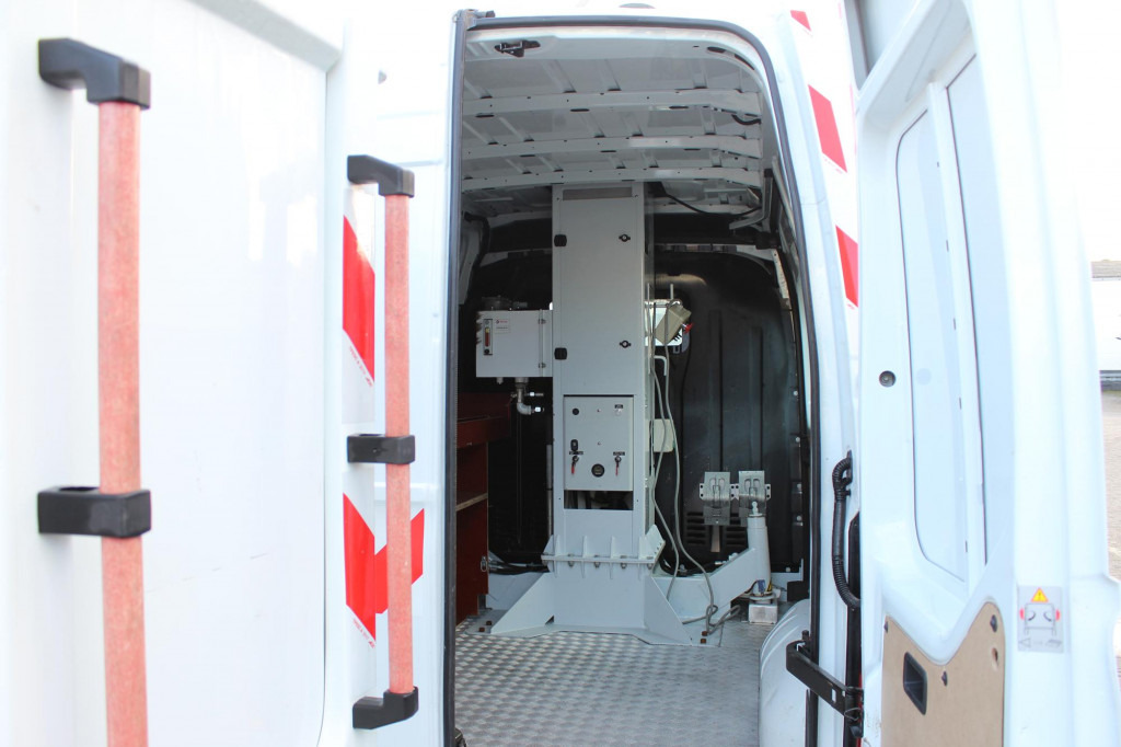 Renault Master Comilev 100TF1 10m Klima nur 167h HU-UVV - Caminhão com plataforma aérea: foto 4 Renault Master Comilev 100TF1 10m Klima nur 167h HU-UVV - Caminhão com plataforma aérea: foto 4