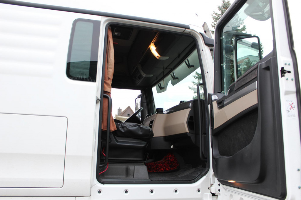 MAN TGX 510 XL Retarder Alufelgen Standklima 2 Tank - Tractor: foto 3 MAN TGX 510 XL Retarder Alufelgen Standklima 2 Tank - Tractor: foto 3