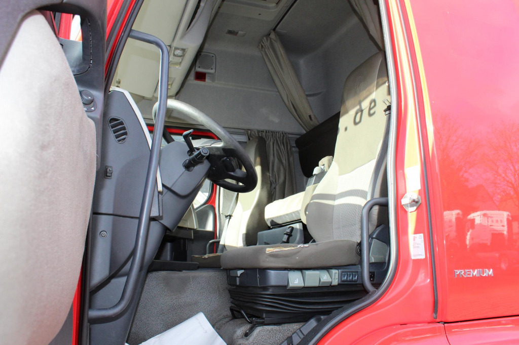 Renault Premium 460 EEV 2 Tanks 2 Liegen - Tractor: foto 2 Renault Premium 460 EEV 2 Tanks 2 Liegen - Tractor: foto 2