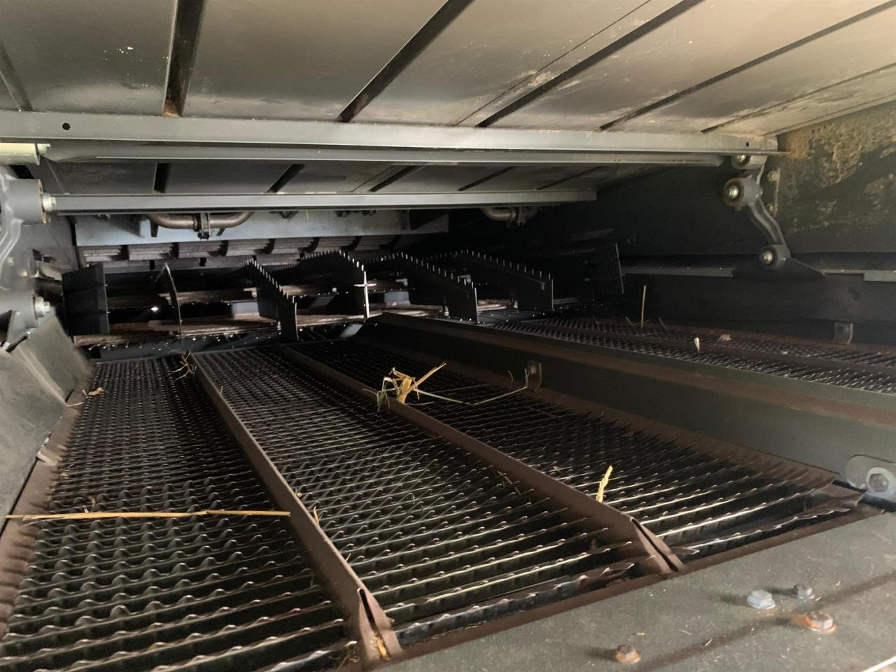 Leasing de CLAAS Lexion 550 mit Schneidwerk V660, 3D und Klimaautomatik, gepflegter Zustand, Baujahr 2009 CLAAS Lexion 550 mit Schneidwerk V660, 3D und Klimaautomatik, gepflegter Zustand, Baujahr 2009: foto 8