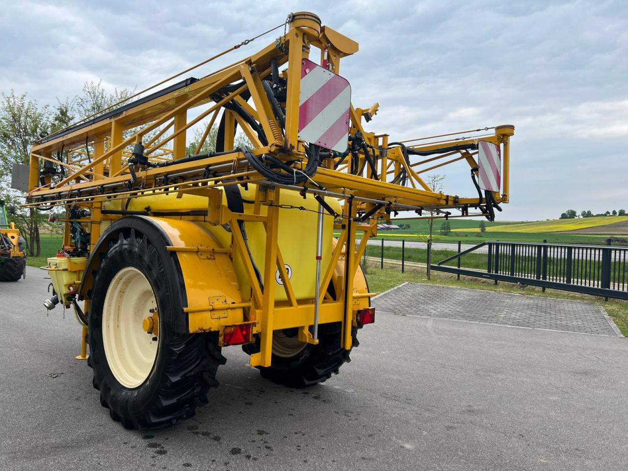 Dubex Vector 27m 3200 Liter Spritze, Baujahr 2002 - Pulverizador de arrastar: foto 3 Dubex Vector 27m 3200 Liter Spritze, Baujahr 2002 - Pulverizador de arrastar: foto 3