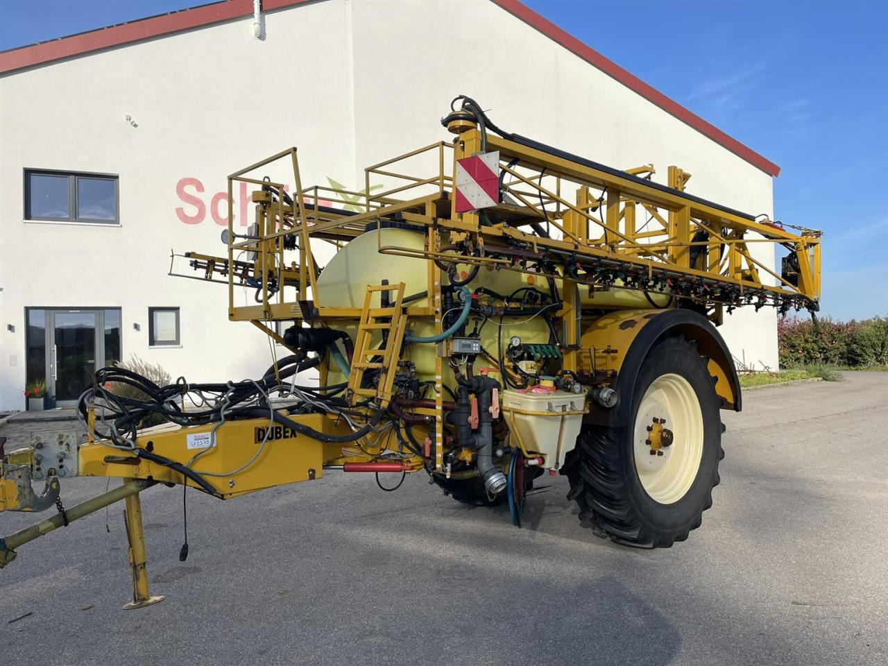 Dubex Vector mit Lenkung, 4.000 Liter Tankvolumen, 28m, Spray Control, Tank Control - Pulverizador de arrastar: foto 1 Dubex Vector mit Lenkung, 4.000 Liter Tankvolumen, 28m, Spray Control, Tank Control - Pulverizador de arrastar: foto 1