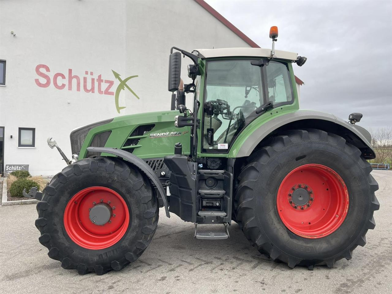 Fendt 828 Vario Profi Plus, GPS, FZW, 5DW, Baujahr 2014 - Trator: foto 1 Fendt 828 Vario Profi Plus, GPS, FZW, 5DW, Baujahr 2014 - Trator: foto 1