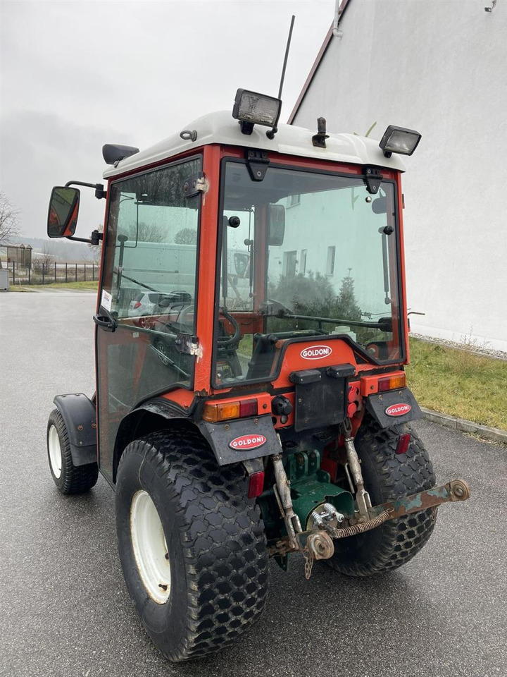 Goldoni IDEA 30HST Goldoni, Rasenmäher und Mulcher, Kabine, Frontkraftheber, Heckhubwerkanhängung - Trator: foto 3 Goldoni IDEA 30HST Goldoni, Rasenmäher und Mulcher, Kabine, Frontkraftheber, Heckhubwerkanhängung - Trator: foto 3