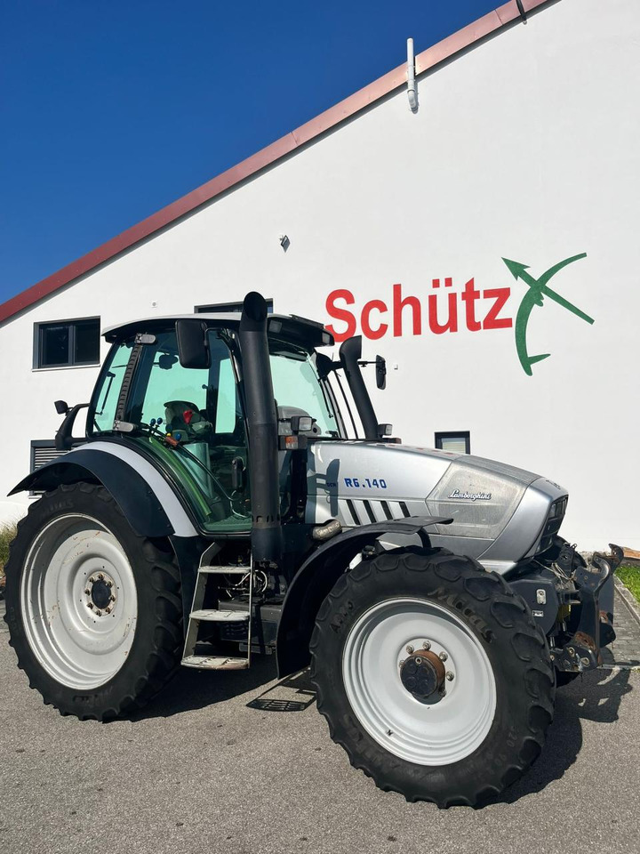 Lamborghini R6.140 DCR mit Frontzapfwelle und Frontkraftheber, Pflegeschlepper - Trator: foto 2 Lamborghini R6.140 DCR mit Frontzapfwelle und Frontkraftheber, Pflegeschlepper - Trator: foto 2