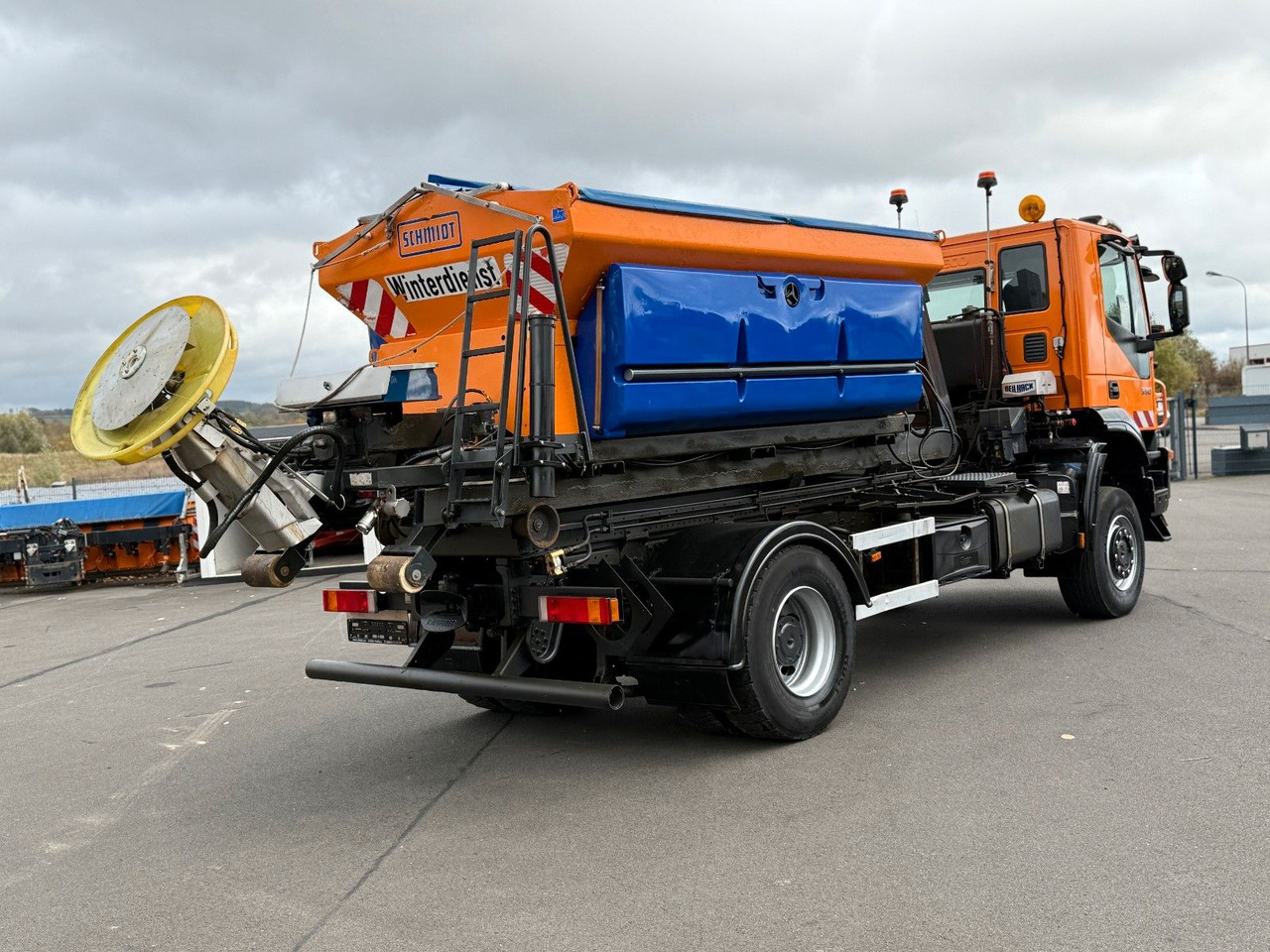 Iveco Trakker 330 EEV Winterdienst Abroll - Camião polibenne: foto 4 Iveco Trakker 330 EEV Winterdienst Abroll - Camião polibenne: foto 4