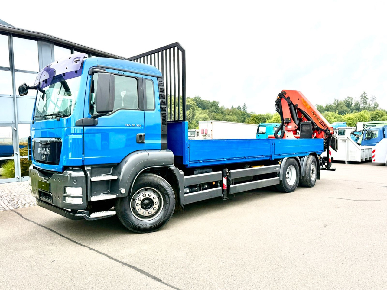 MAN TGS 26.360 6x2 Palfinger PK 27002- Funk- - Camião de caixa aberta/ Plataforma: foto 1 MAN TGS 26.360 6x2 Palfinger PK 27002- Funk- - Camião de caixa aberta/ Plataforma: foto 1