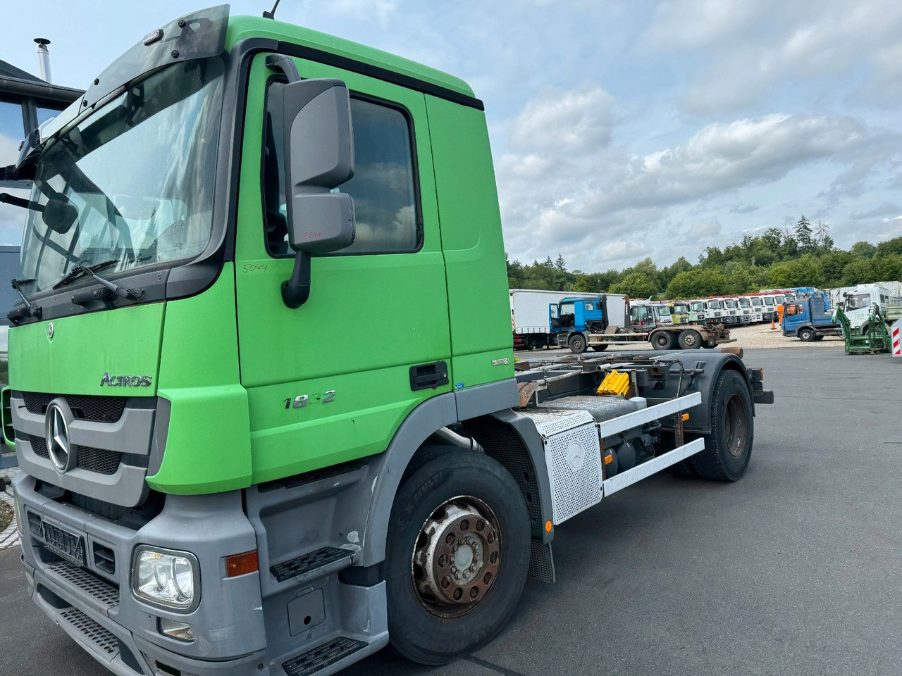 Mercedes-Benz Actros 1832 MP 3 Kipperfahrgestell + Klima - Camião chassi: foto 1 Mercedes-Benz Actros 1832 MP 3 Kipperfahrgestell + Klima - Camião chassi: foto 1