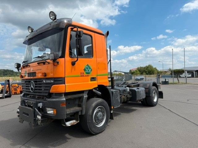 Mercedes-Benz Actros 2031 4x4 Hydraulik + Wechselsystem - Camião chassi: foto 1 Mercedes-Benz Actros 2031 4x4 Hydraulik + Wechselsystem - Camião chassi: foto 1