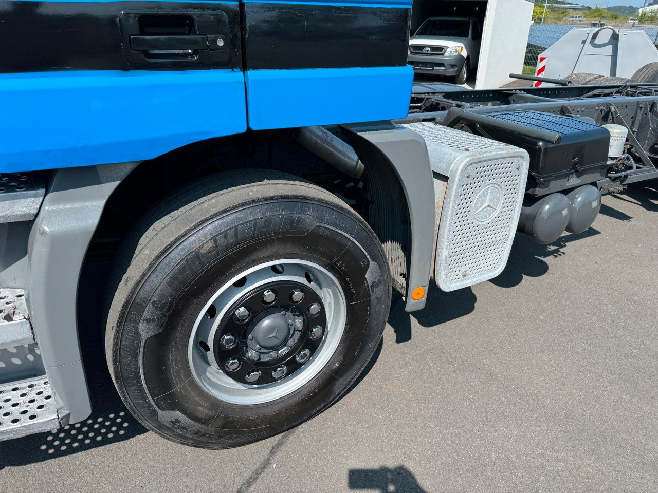 Mercedes-Benz Actros 2540 6x2 Kupplung Klima Hydraulikpumpe - Camião chassi: foto 3 Mercedes-Benz Actros 2540 6x2 Kupplung Klima Hydraulikpumpe - Camião chassi: foto 3