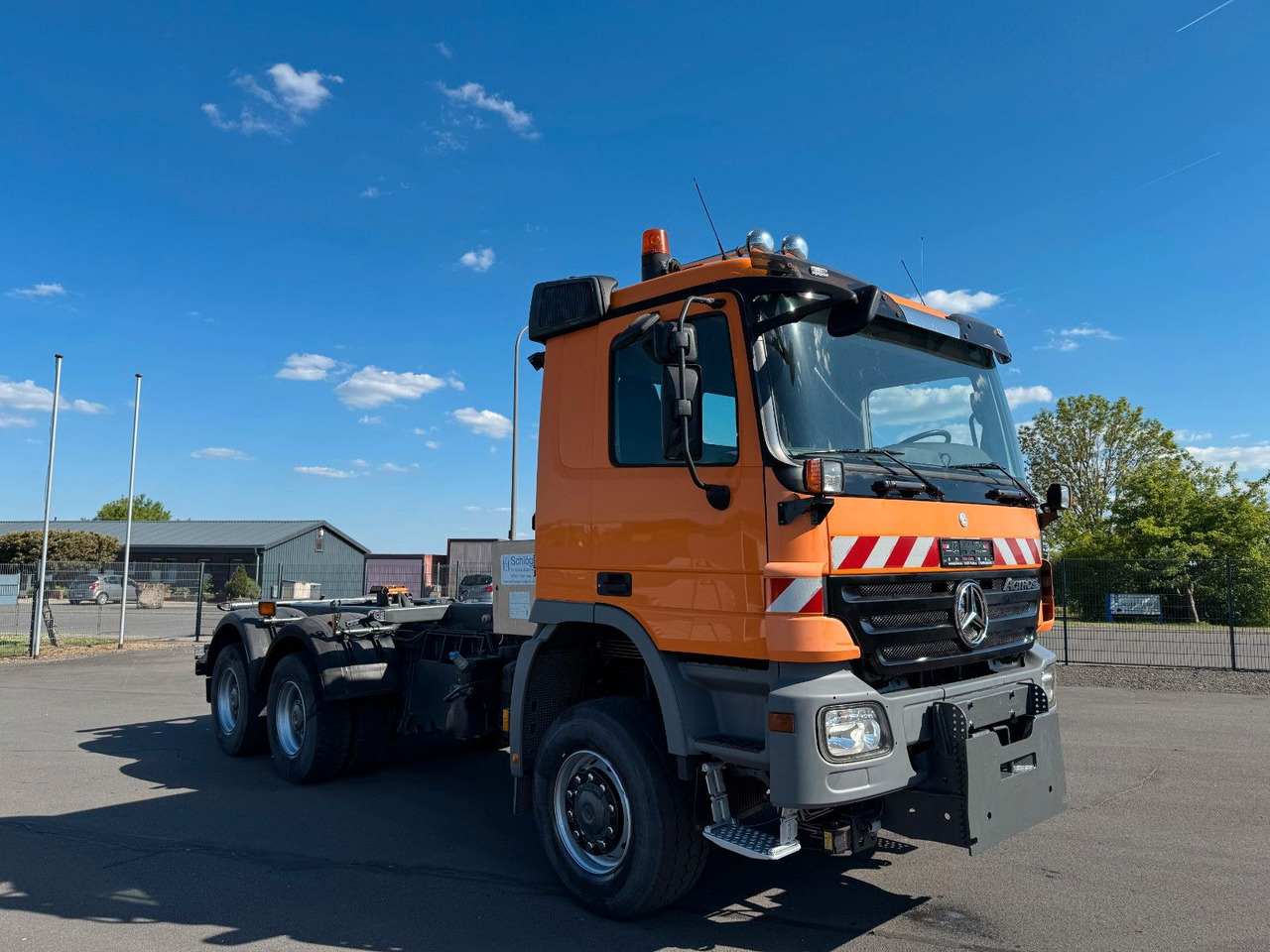 Mercedes-Benz Actros 3341 6x6 Kipperfahrgestell mit Zylinder - Camião chassi: foto 3 Mercedes-Benz Actros 3341 6x6 Kipperfahrgestell mit Zylinder - Camião chassi: foto 3