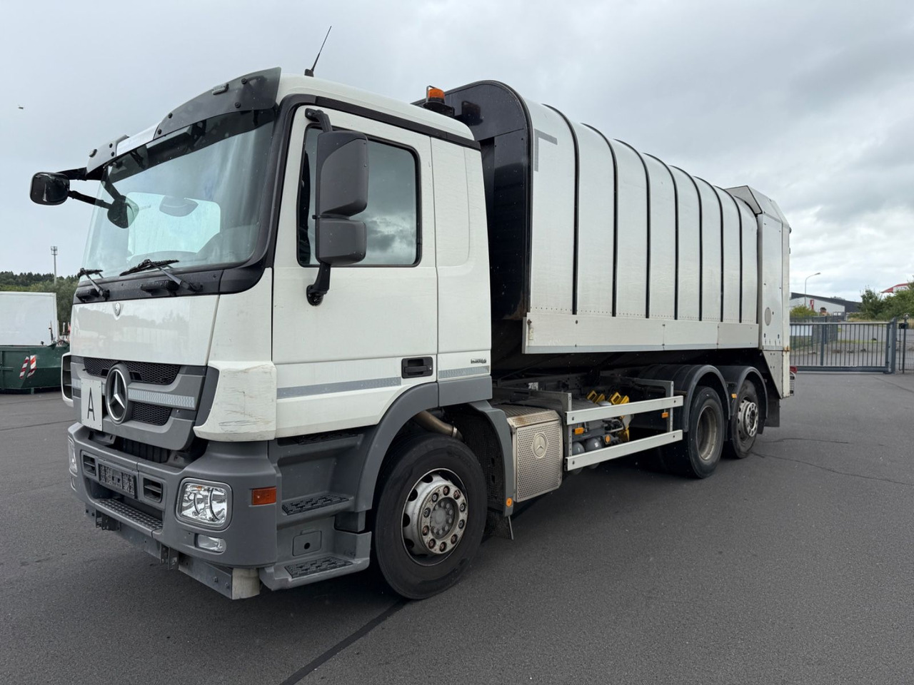 Mercedes-Benz Actros MP3 2532 6x2 Faun Rotorpress 521 - Caminhão de lixo: foto 1 Mercedes-Benz Actros MP3 2532 6x2 Faun Rotorpress 521 - Caminhão de lixo: foto 1