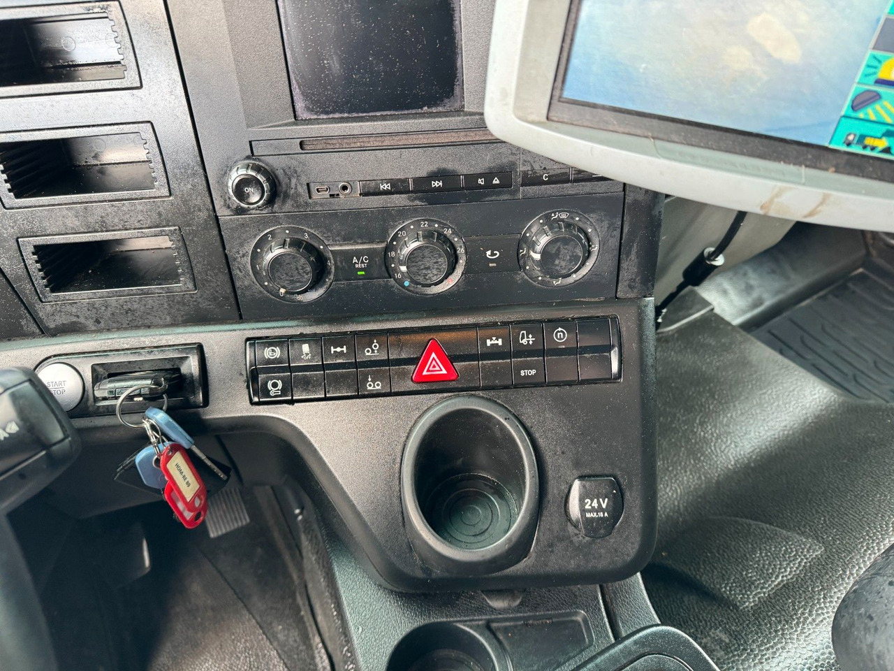 Leasing de Mercedes-Benz Antos 2533  6x2 Faun Rotopress 520 / Euro 6 Mercedes-Benz Antos 2533  6x2 Faun Rotopress 520 / Euro 6 Mercedes-Benz Antos 2533  6x2 Faun Rotopress 520 / Euro 6 Mercedes-Benz Antos 2533  6x2 Faun Rotopress 520 / Euro 6: foto 13 Leasing de Mercedes-Benz Antos 2533  6x2 Faun Rotopress 520 / Euro 6 Mercedes-Benz Antos 2533  6x2 Faun Rotopress 520 / Euro 6 Mercedes-Benz Antos 2533  6x2 Faun Rotopress 520 / Euro 6 Mercedes-Benz Antos 2533  6x2 Faun Rotopress 520 / Euro 6: foto 13