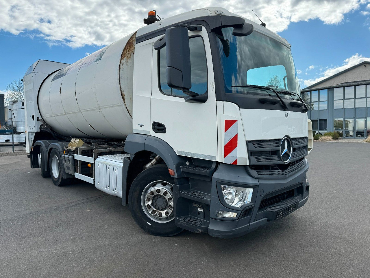 Leasing de Mercedes-Benz Antos 2533  6x2 Faun Rotopress 520 / Euro 6 Mercedes-Benz Antos 2533  6x2 Faun Rotopress 520 / Euro 6 Mercedes-Benz Antos 2533  6x2 Faun Rotopress 520 / Euro 6 Mercedes-Benz Antos 2533  6x2 Faun Rotopress 520 / Euro 6: foto 9 Leasing de Mercedes-Benz Antos 2533  6x2 Faun Rotopress 520 / Euro 6 Mercedes-Benz Antos 2533  6x2 Faun Rotopress 520 / Euro 6 Mercedes-Benz Antos 2533  6x2 Faun Rotopress 520 / Euro 6 Mercedes-Benz Antos 2533  6x2 Faun Rotopress 520 / Euro 6: foto 9