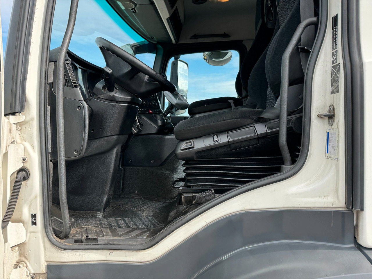 Mercedes-Benz Antos 2533 6x2 Mercedes-Benz Antos 2533 6x2 - 3 x am Lager - - Camião chassi: foto 4 Mercedes-Benz Antos 2533 6x2 Mercedes-Benz Antos 2533 6x2 - 3 x am Lager - - Camião chassi: foto 4