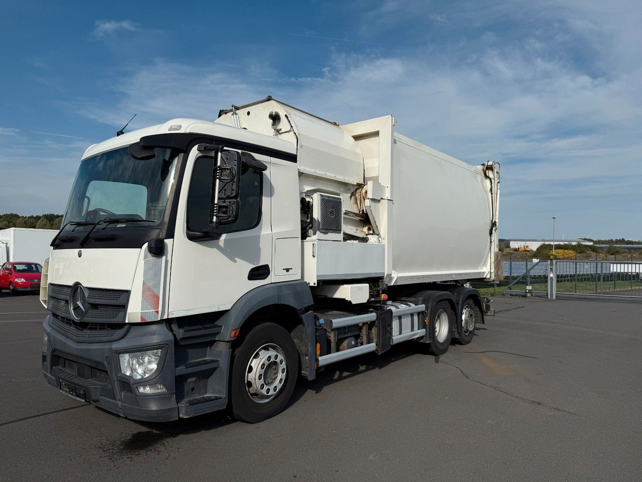 Mercedes-Benz Antos 2533 Seitenlader HS SL- VK- F - Caminhão de lixo: foto 1 Mercedes-Benz Antos 2533 Seitenlader HS SL- VK- F - Caminhão de lixo: foto 1