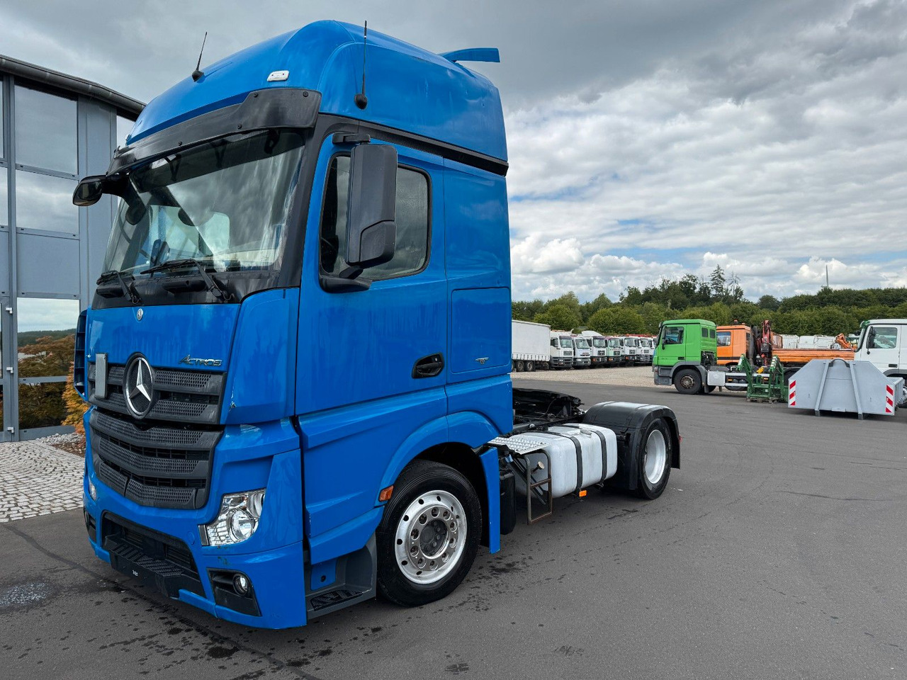 Mercedes-Benz Actros 1845 SZM Kipphydraulik, Retarder, Klima - Tractor: foto 1 Mercedes-Benz Actros 1845 SZM Kipphydraulik, Retarder, Klima - Tractor: foto 1