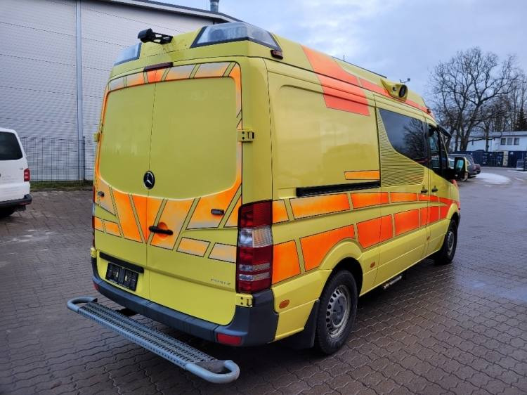 MERCEDES – BENZ SPRINTER 2.2D AMBULANCE (PROFILE) KLIMA 11.2014 EURO 5 - Ambulância: foto 4 MERCEDES – BENZ SPRINTER 2.2D AMBULANCE (PROFILE) KLIMA 11.2014 EURO 5 - Ambulância: foto 4