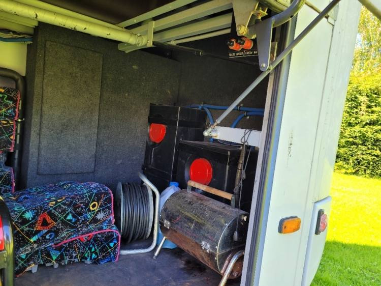 VOLVO B12M BERKHOF AXIAL70 MOTORHOME KLIMA 3.2003 - Autocarro: foto 4 VOLVO B12M BERKHOF AXIAL70 MOTORHOME KLIMA 3.2003 - Autocarro: foto 4