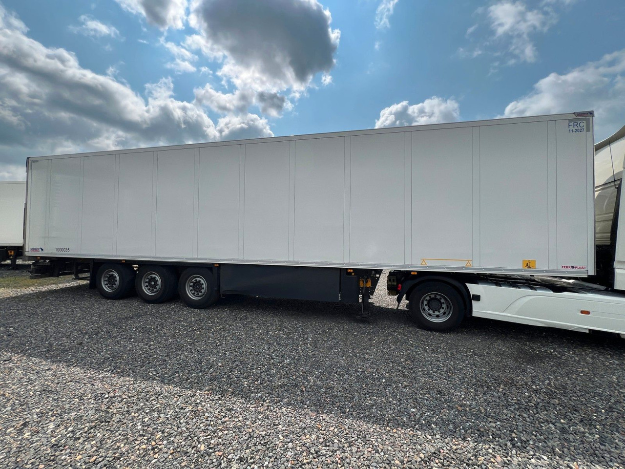 Schmitz Cargobull SKO 24/L - 13.4 FP 45 Cool V7, Schmitz S.CU V2.0 - Semi-reboque frigorífico: foto 2 Schmitz Cargobull SKO 24/L - 13.4 FP 45 Cool V7, Schmitz S.CU V2.0 - Semi-reboque frigorífico: foto 2