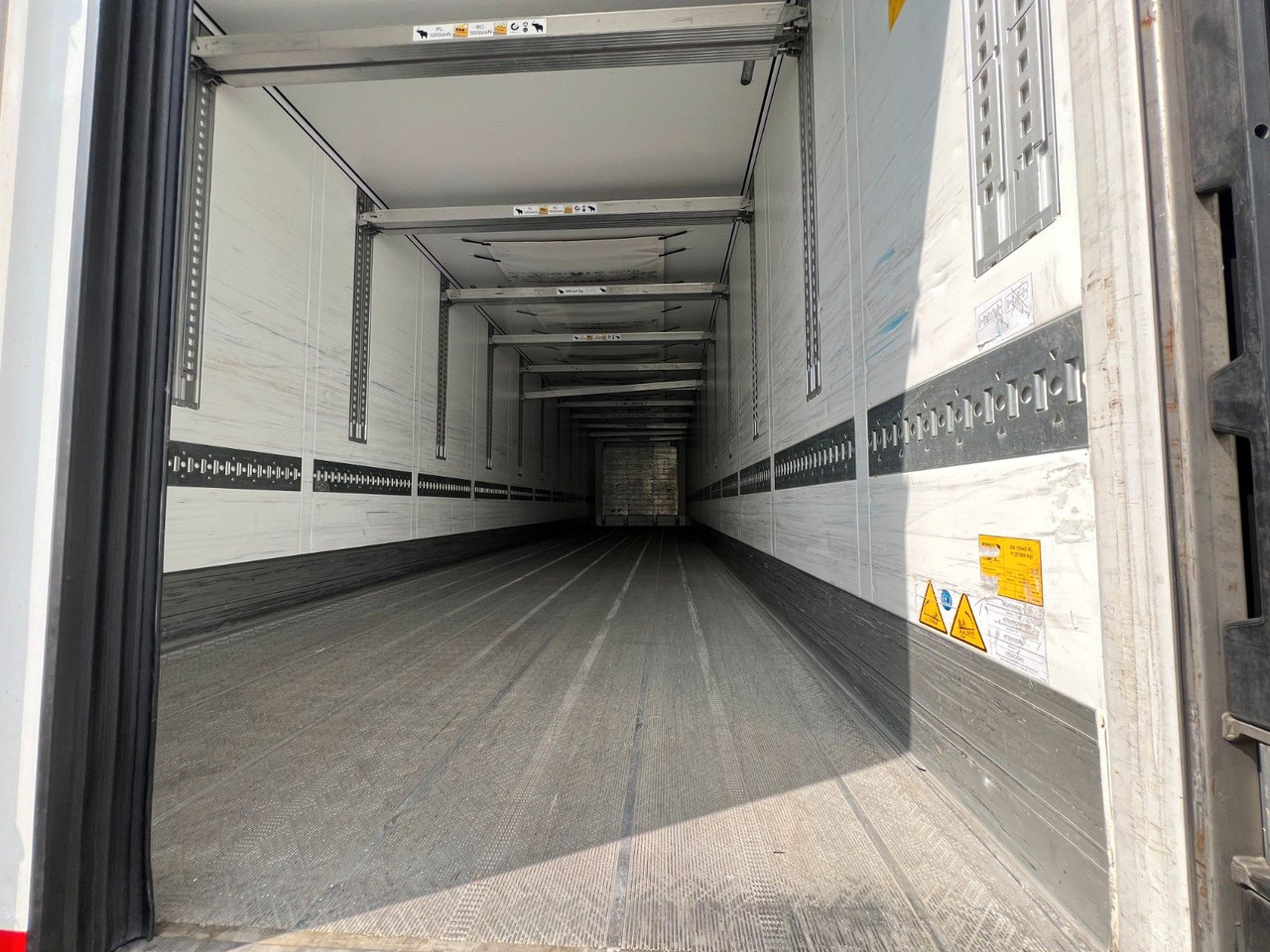 Schmitz Cargobull SKO 24/L - 13.4 FP 45 Cool V7, Schmitz S.CU V2.0 - Semi-reboque frigorífico: foto 5 Schmitz Cargobull SKO 24/L - 13.4 FP 45 Cool V7, Schmitz S.CU V2.0 - Semi-reboque frigorífico: foto 5